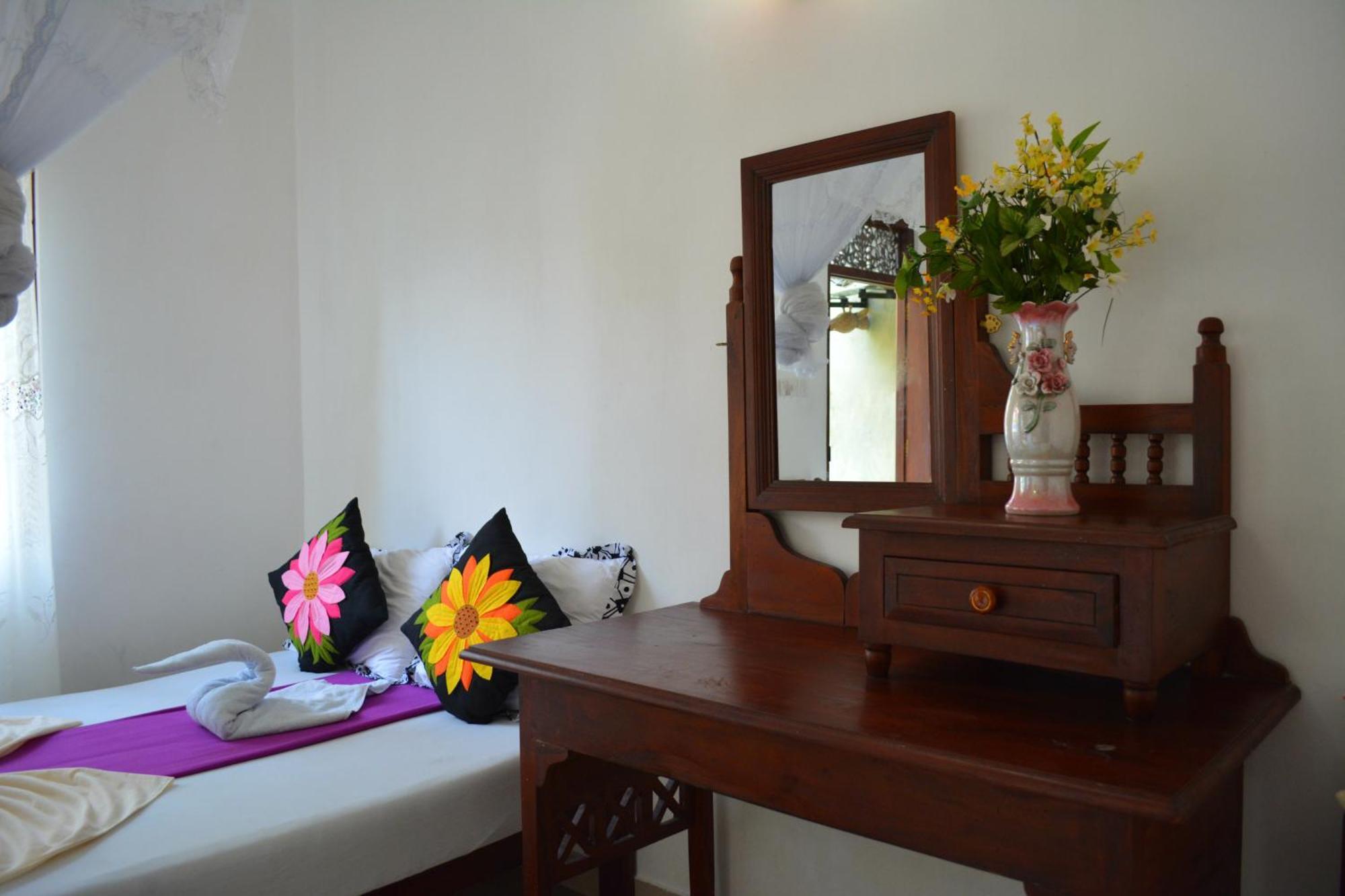 Frangipani Motel Galle Bilik gambar